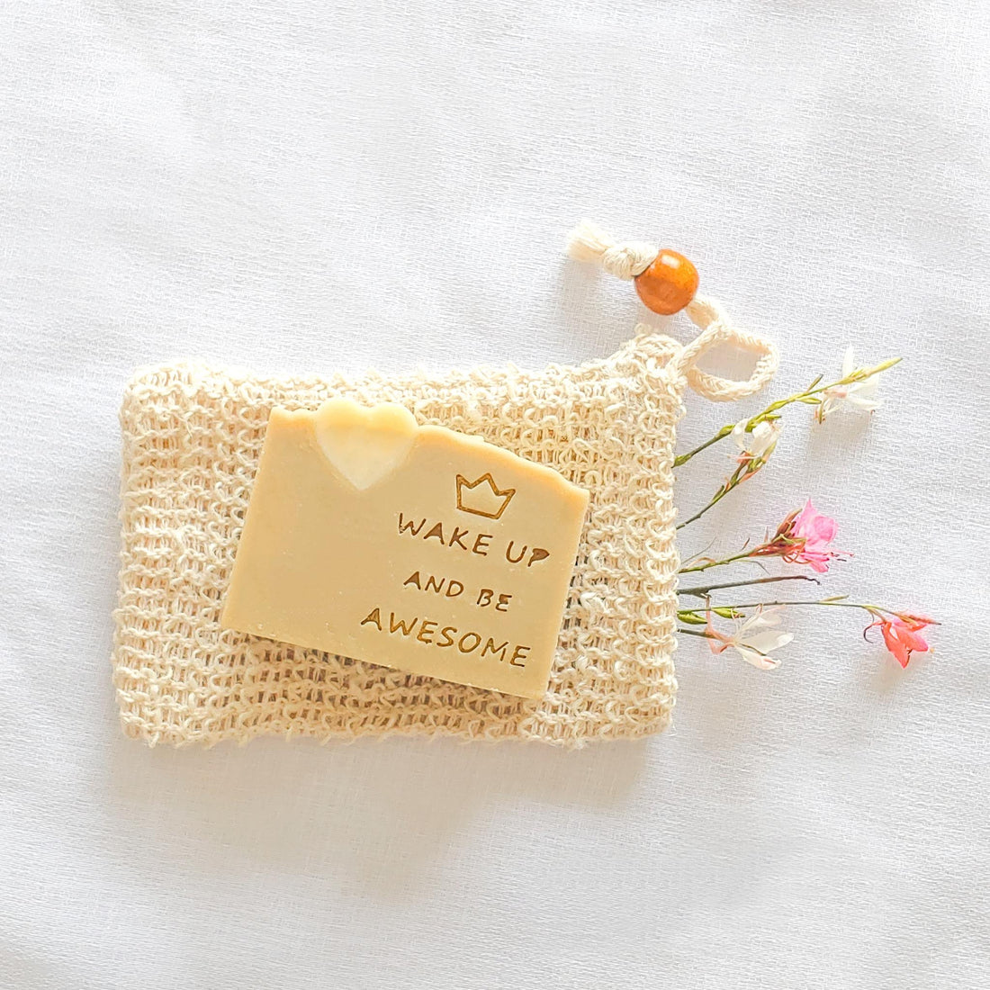 סבון טבעי בעבודת יד שמנים אתריים