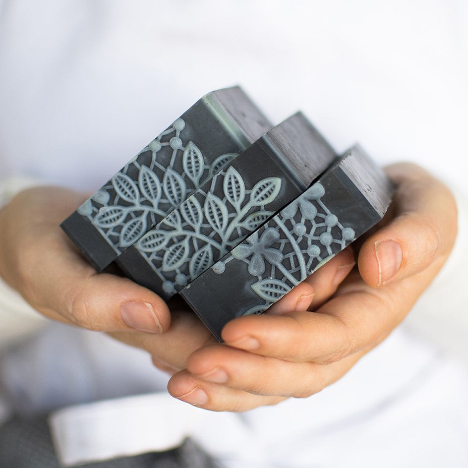 סבון פנים פחם פעיל