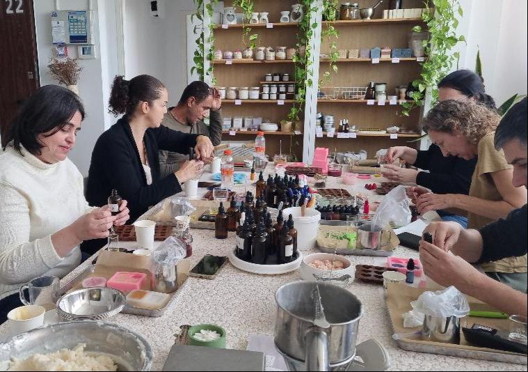 סדנה לארגון להכנת נרות סויה