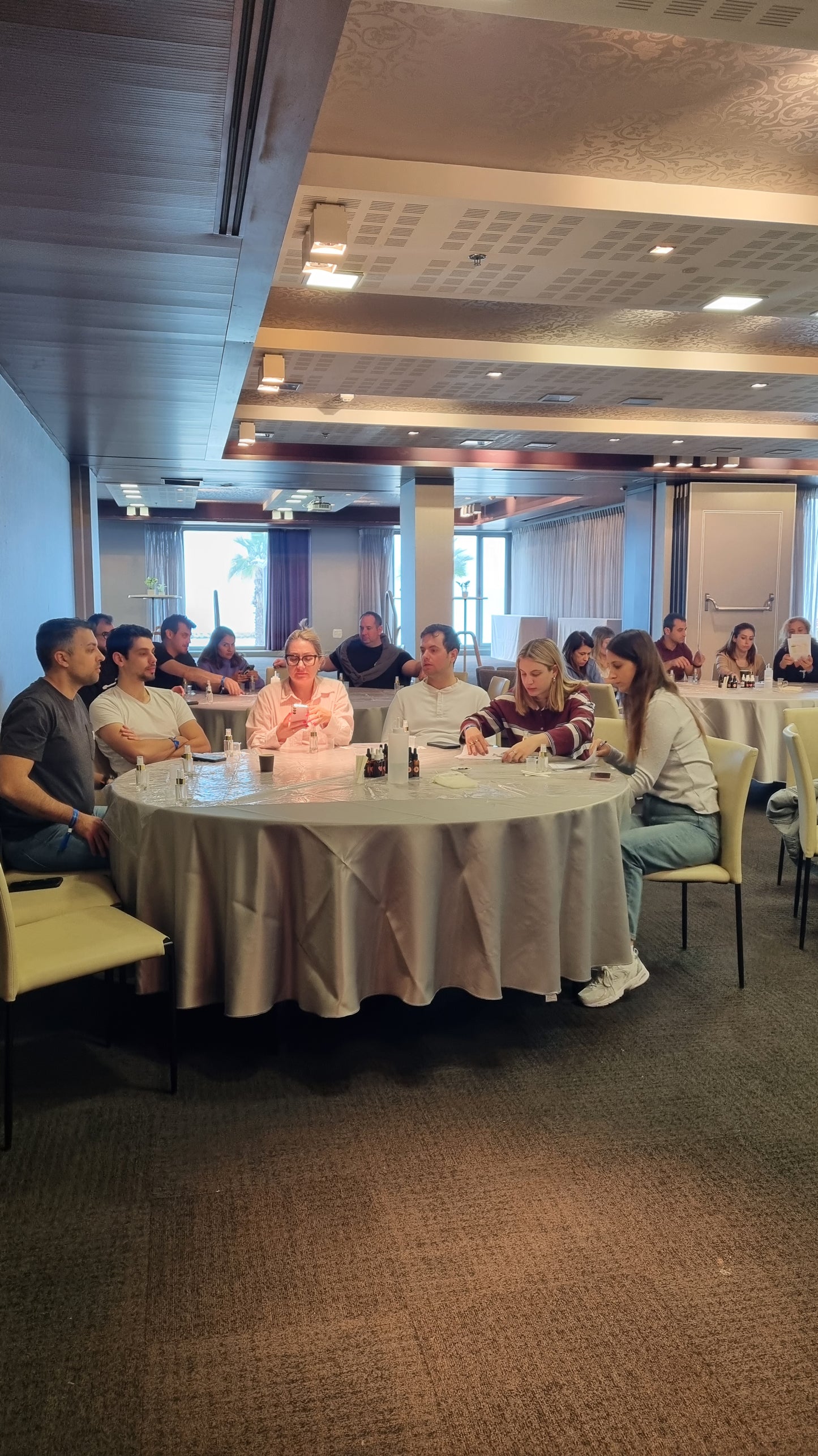 סדנה להכנת נרות, בושם או קוסמטיקה טבעית לארגונים, ימי גיבוש עובדים, ימי הולדת, מסיבת רווקות