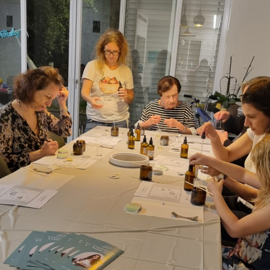 סדנה להכנת נרות מסיבת יום הולדת משפחה