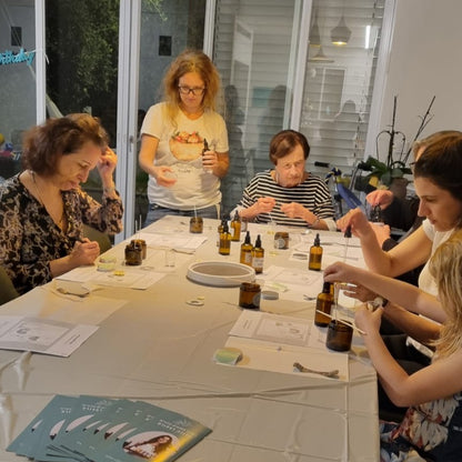 סדנה להכנת נרות מסיבת יום הולדת משפחה